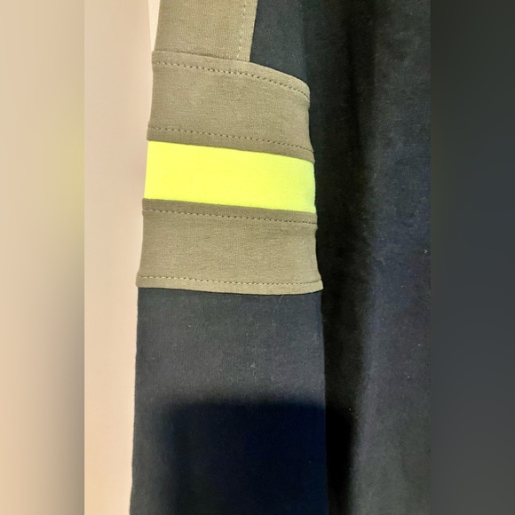 Mono B Pigment-Dyed Terry Oversized Pullover with Varsity Stripe Detail Size S - Picture 2 of 6